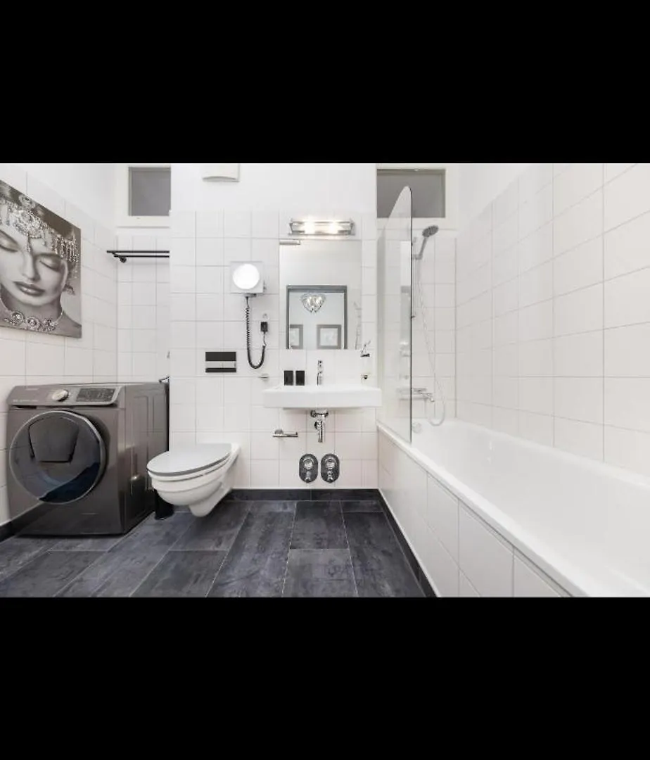 Bevoflats Altbauwohnung Mit Balkon Prenzlauer Berg Berlin Apartment